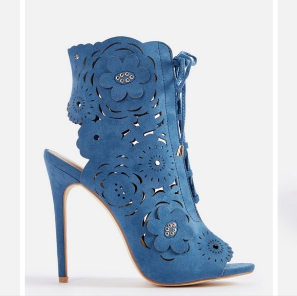 Heeled lace up bootie with open toe and eyelet cut out details - Picture 2 of 7